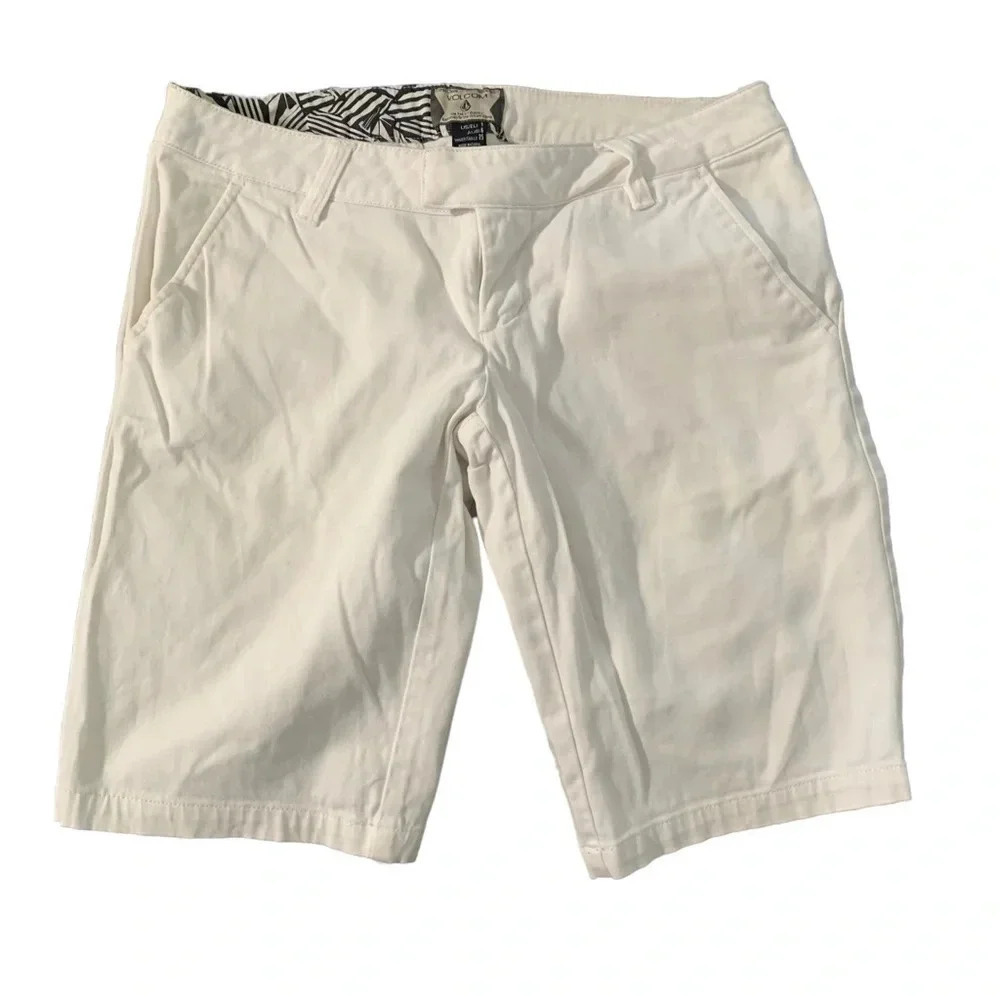 Volcom women's size 1 white bermuda shorts